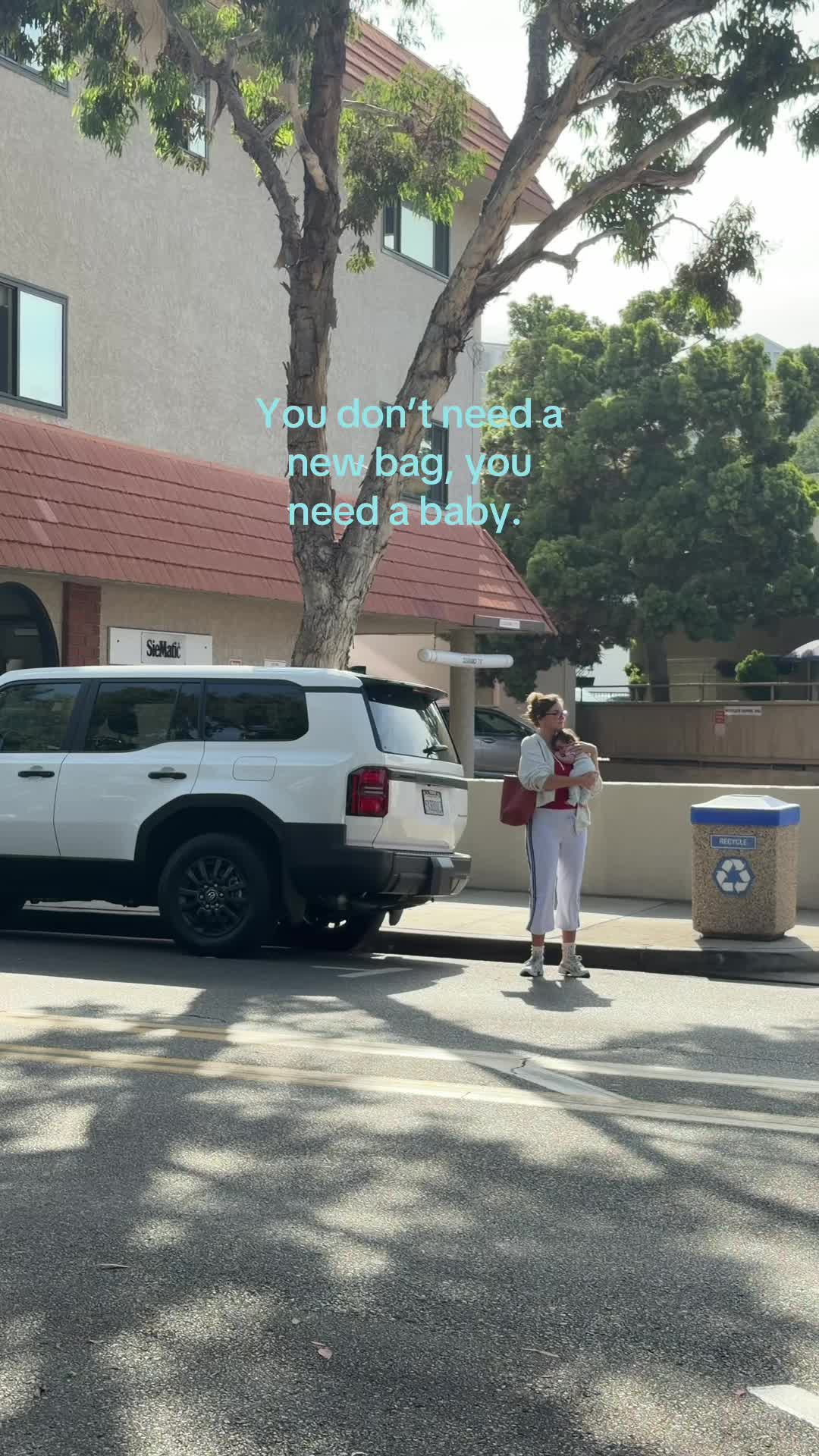 @bella