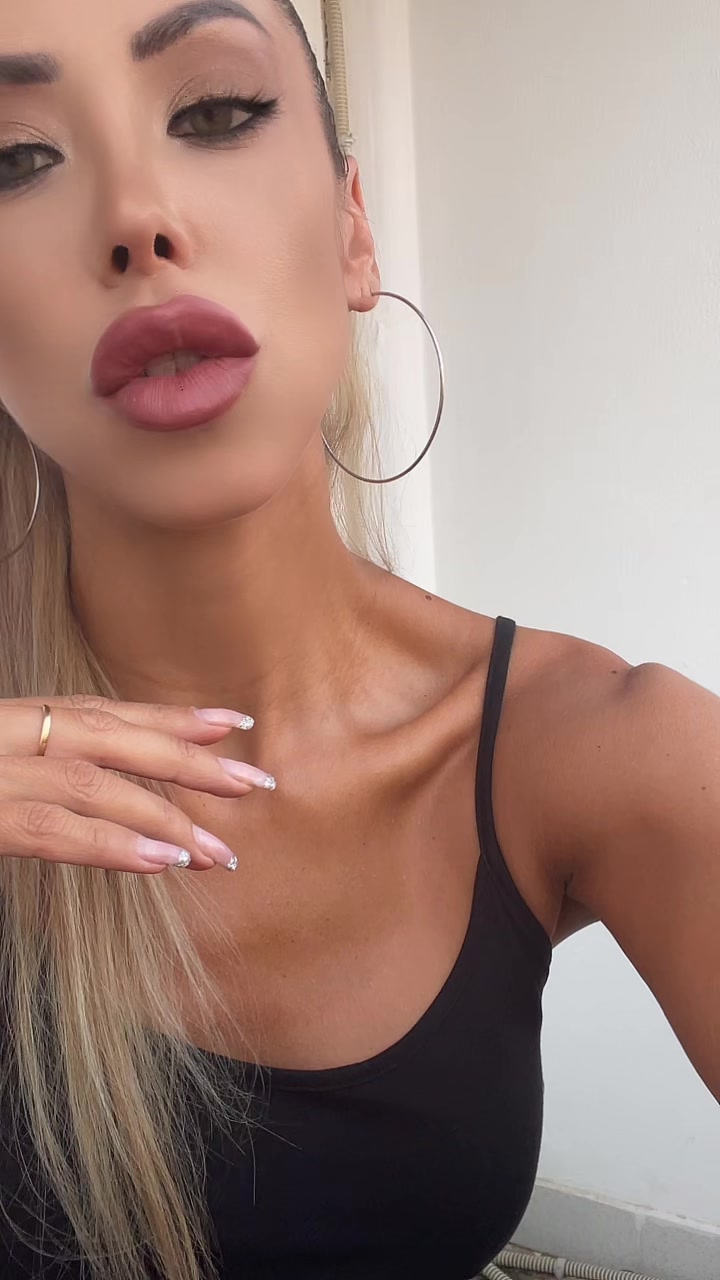 @Tania. A. Steger ✨ 👸