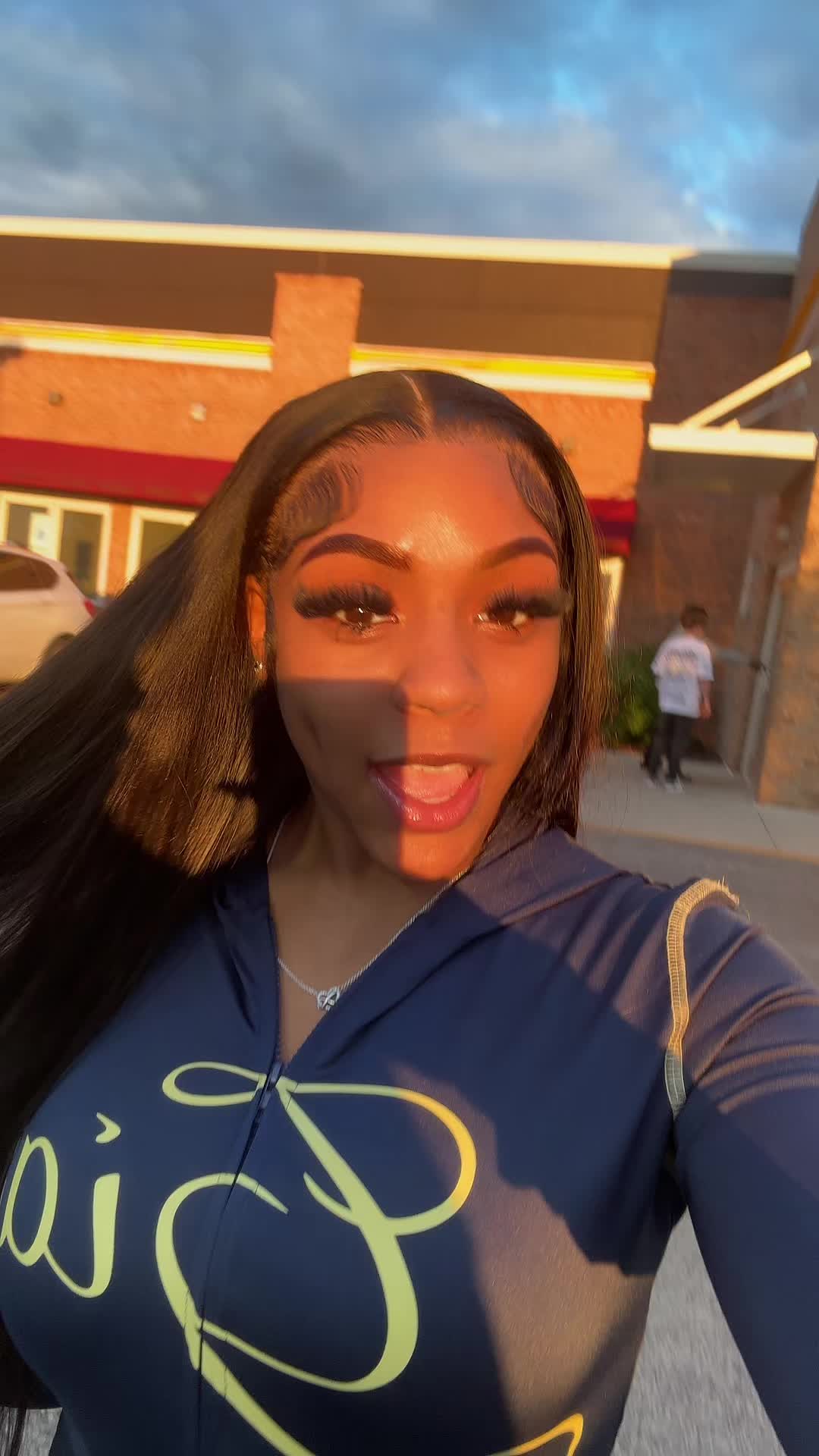@6figureeshaa
