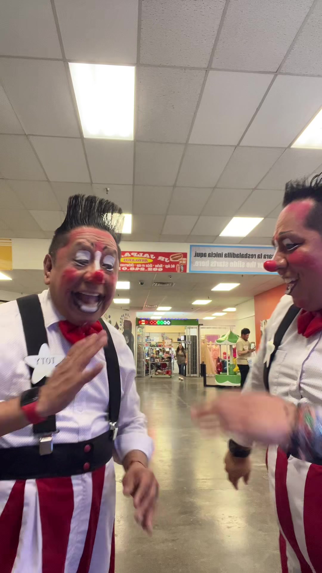 @Toty & Andy the Clowns