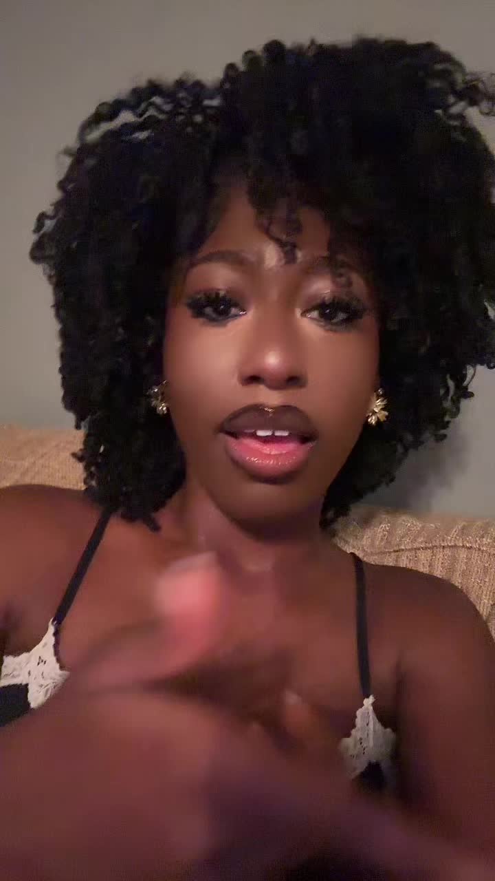 @estherlynox
