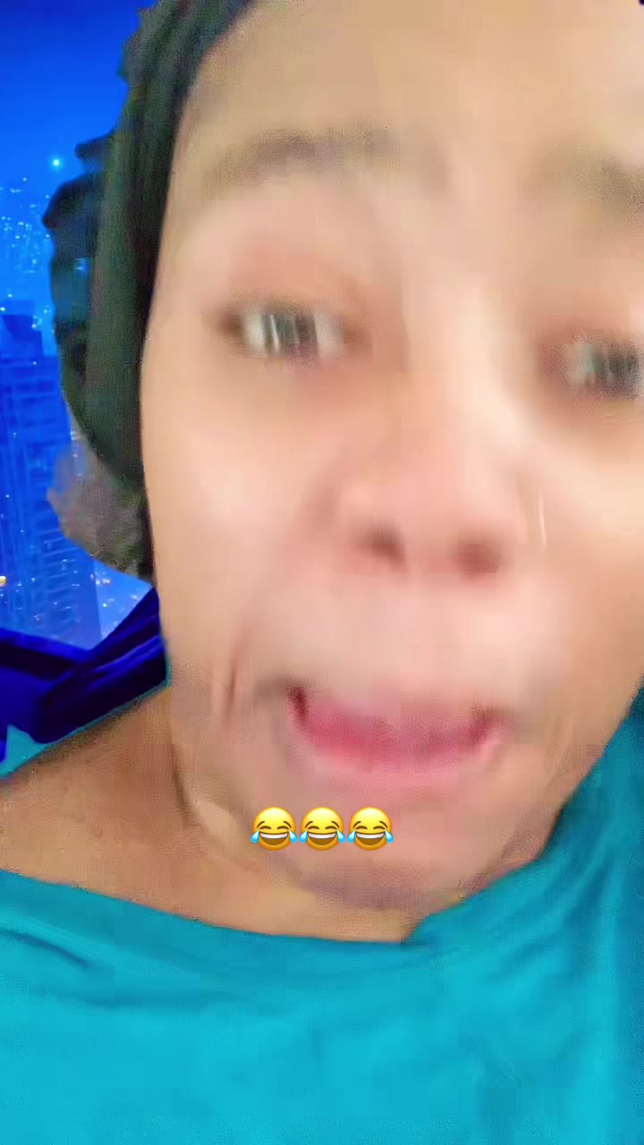 @pinky_am ๐ณ๏ธ๐ lesbian