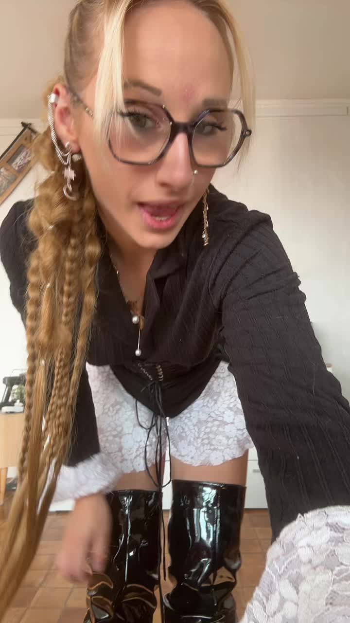 @emaelie