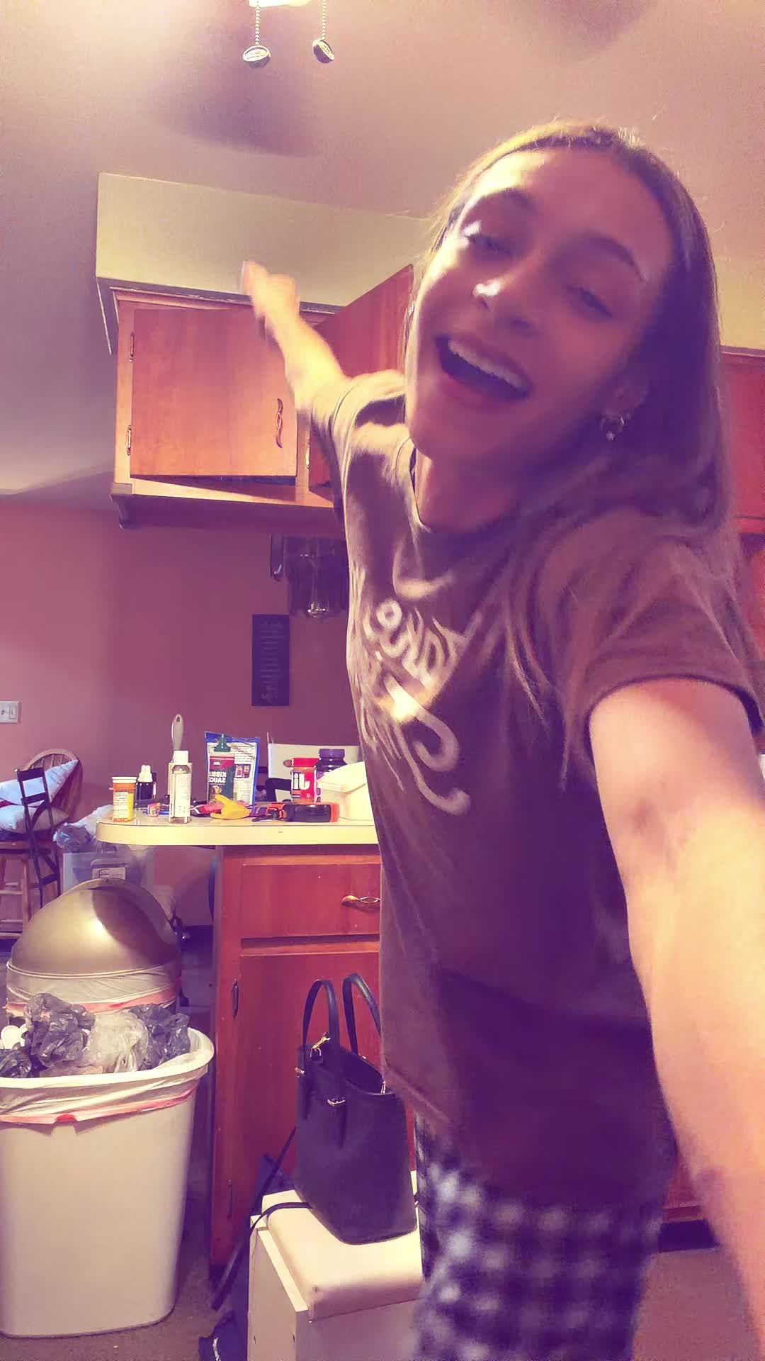 @carleeebaee
