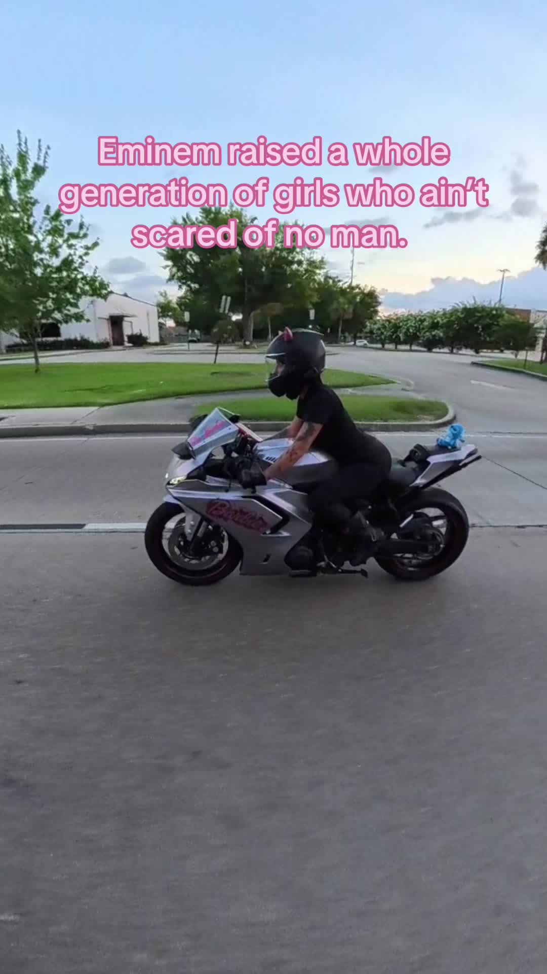 @bikebarbie