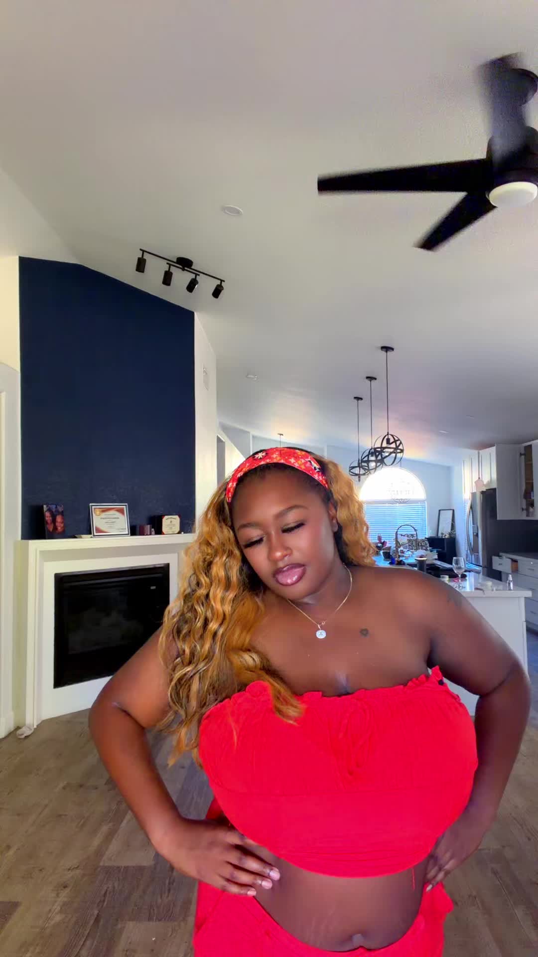 @_.cheyannelatoi