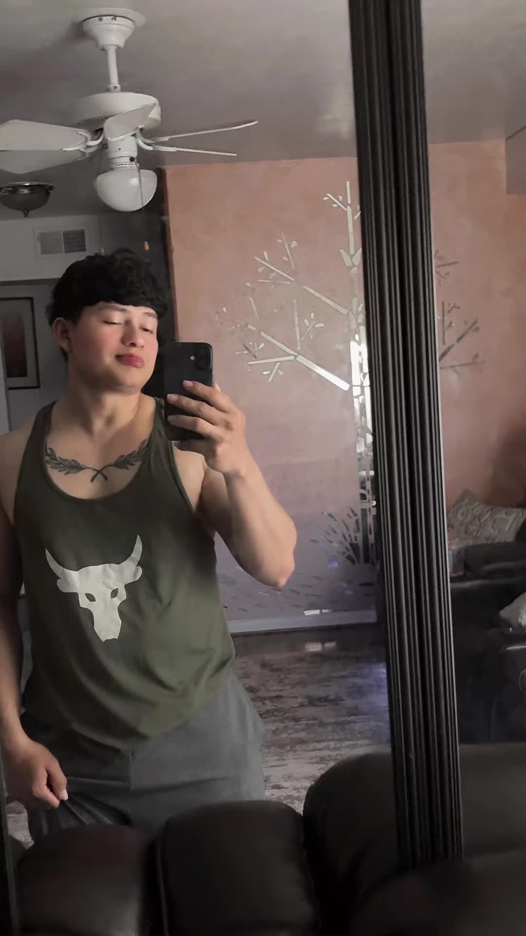 @Emilio🦇🕷️