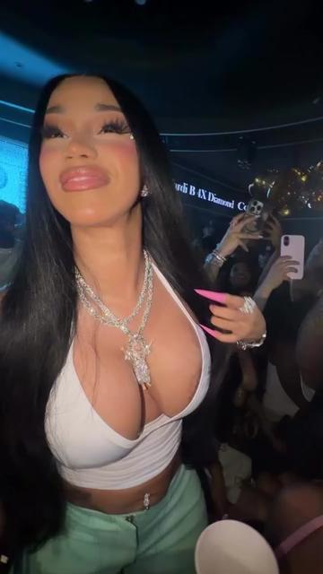 @Dabaddiecardib
