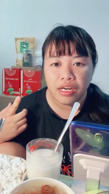 @Uyên min