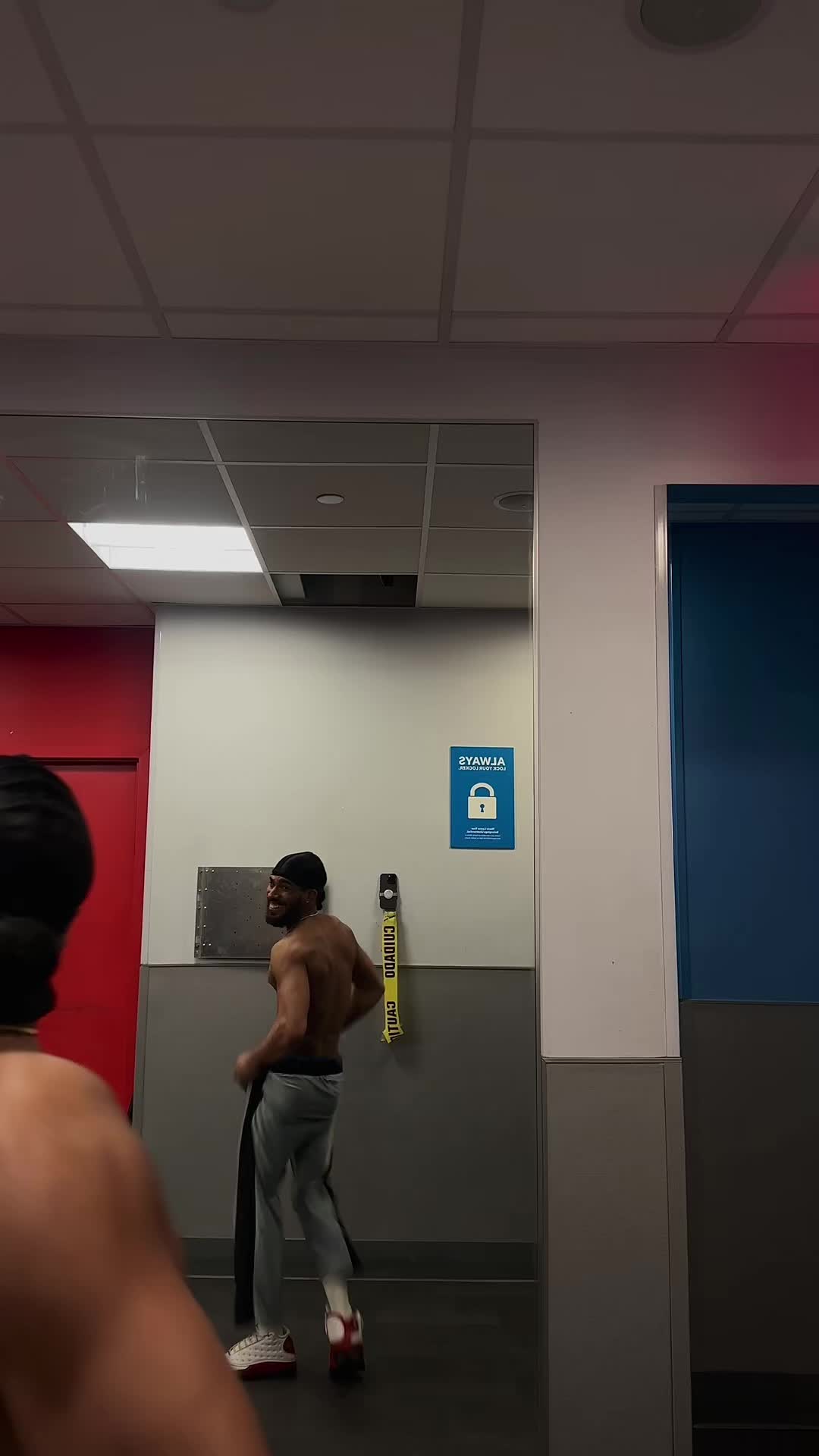 @JohnnyWavee