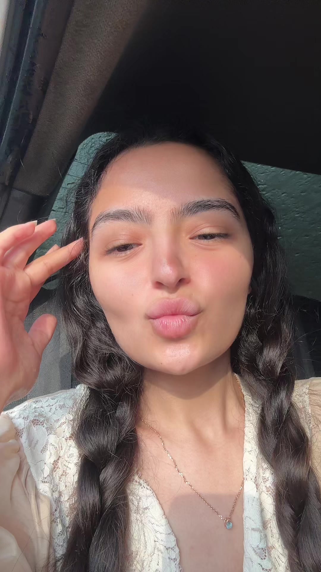 @Angelica_25