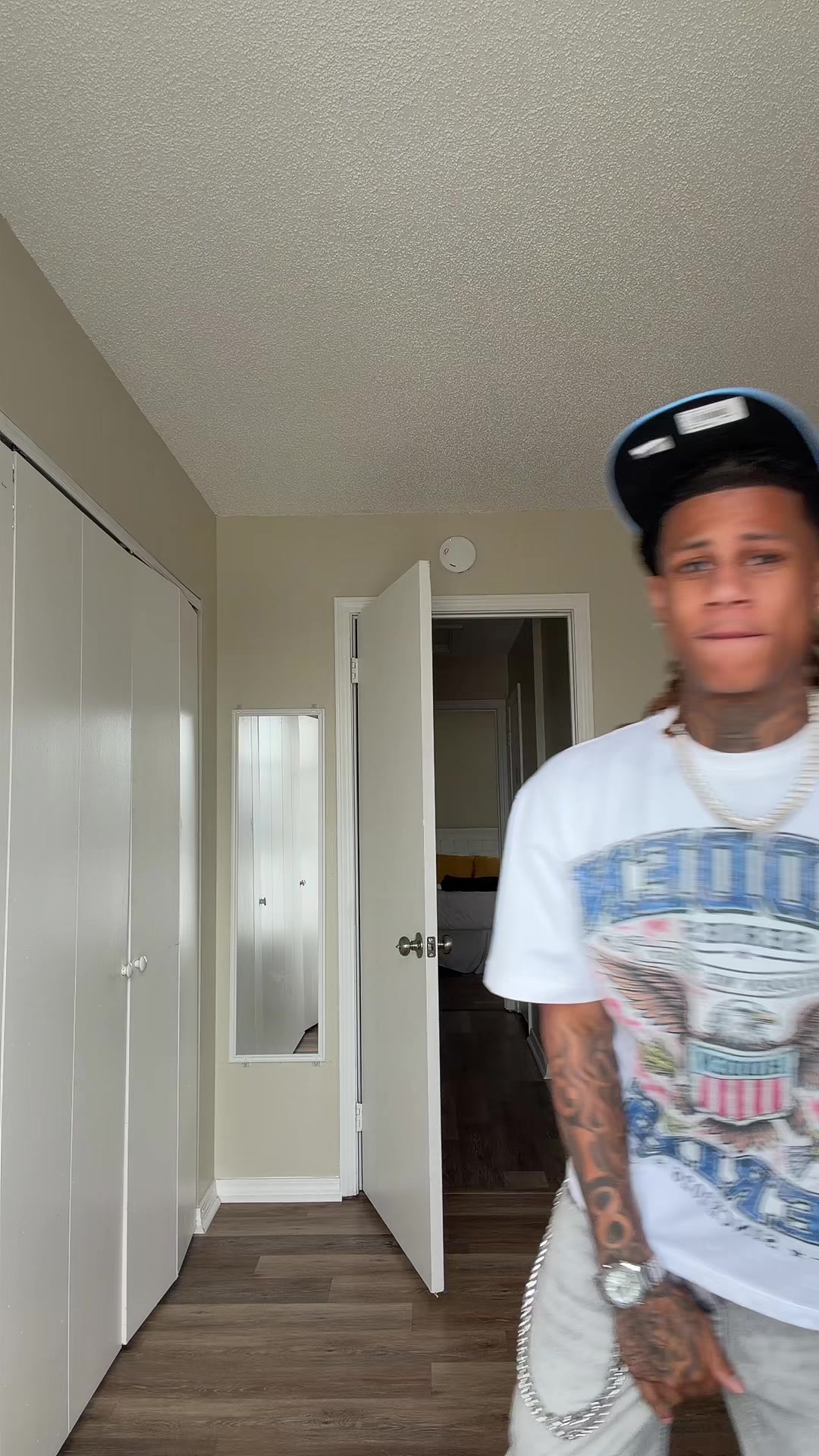@whytayy