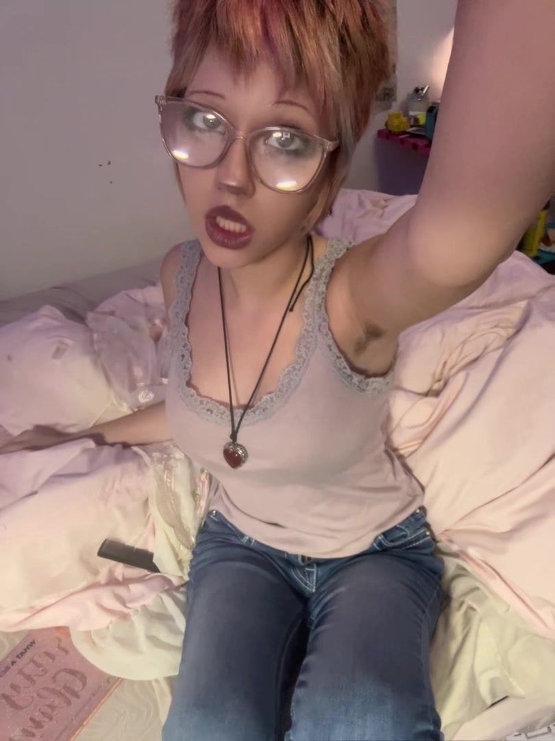 @R🦇🧁🧟♀️👀