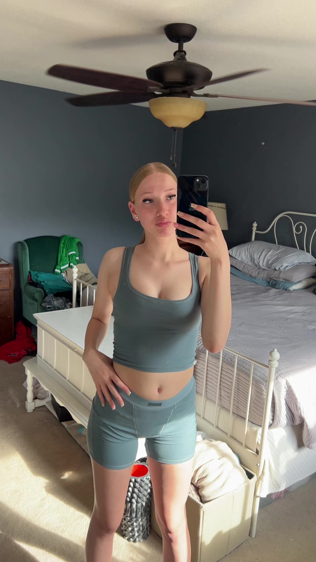 @𝐸𝓁𝒾𝓈𝑒