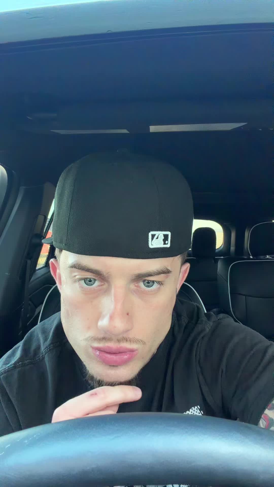 @Danoto 🦇