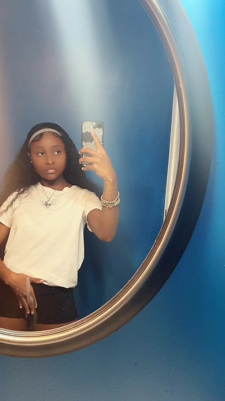 @Prettylilmiya