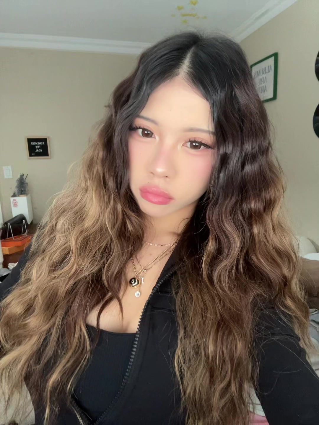 @CHLOE C