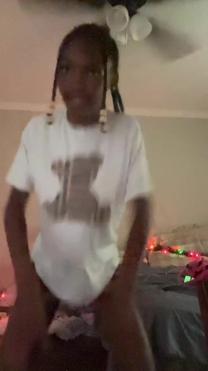 @Sheateandleftnocrumbsperiod567