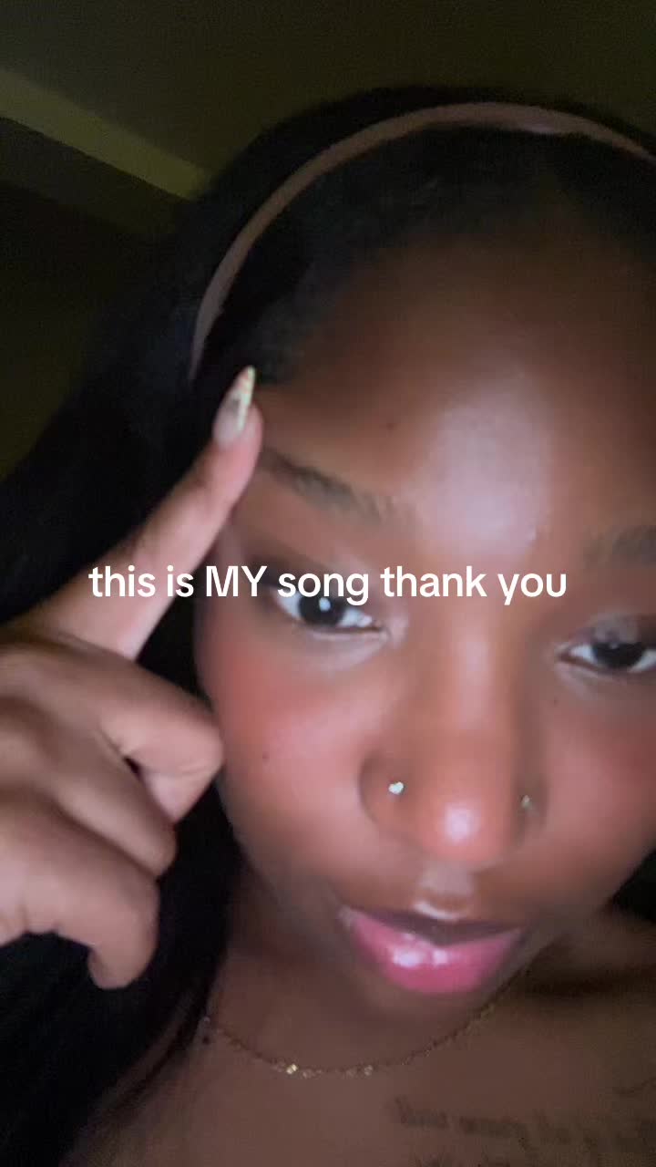 @⁷