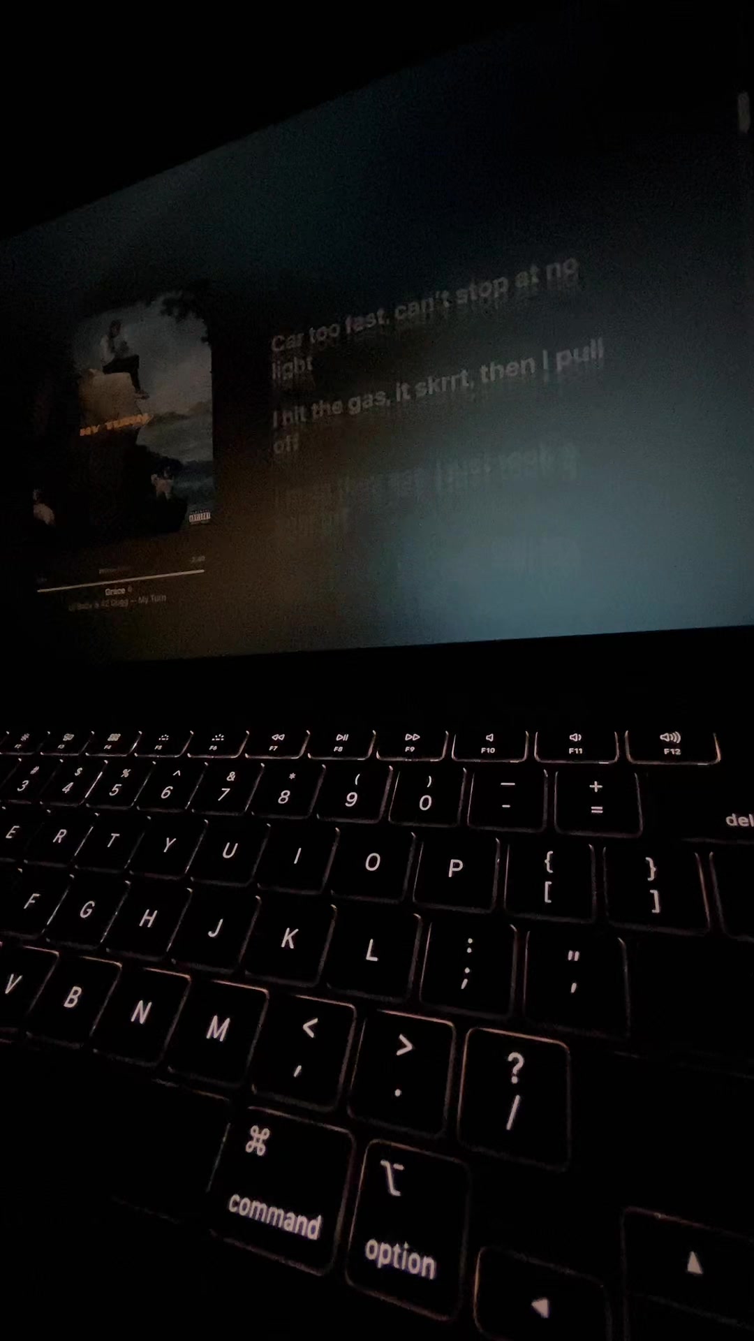 @🎧