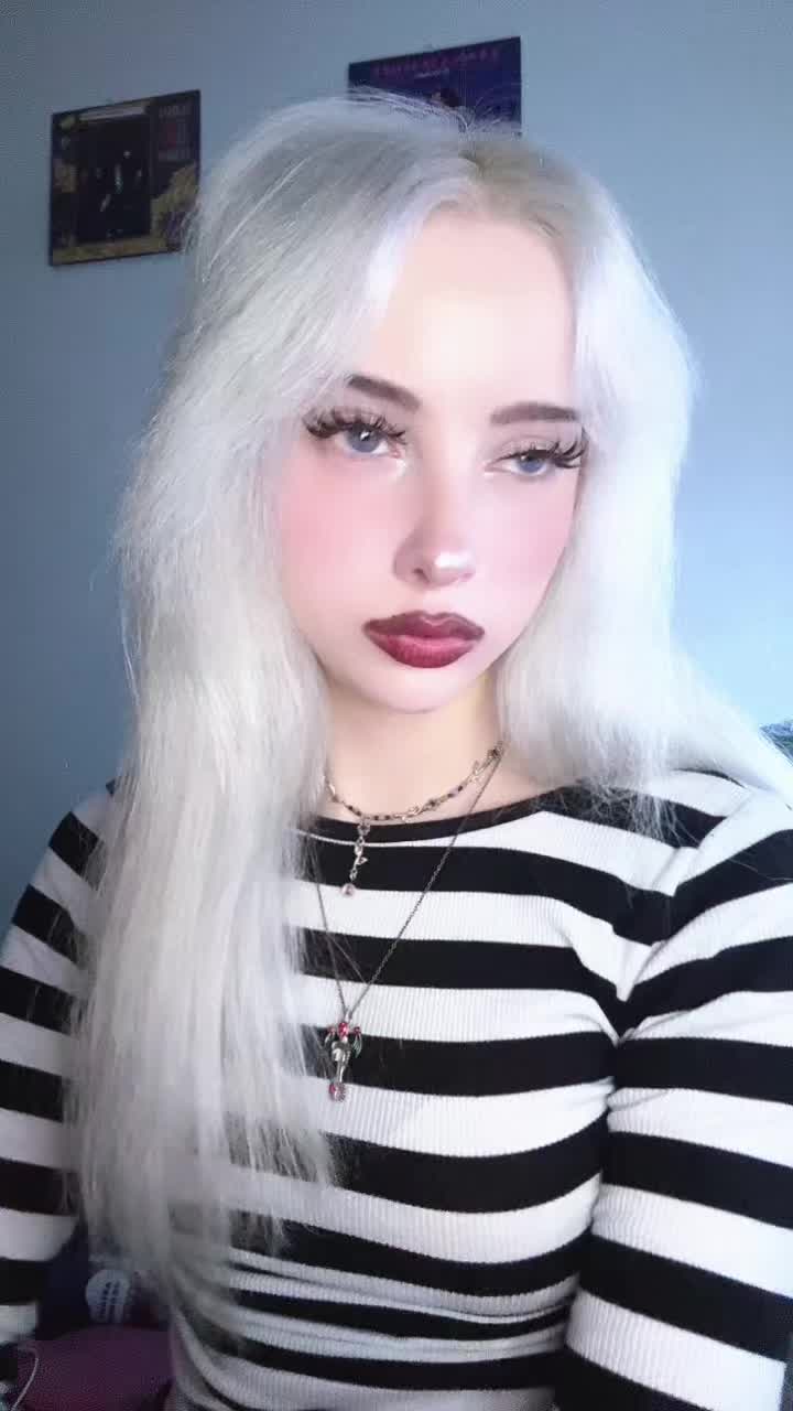 @🌙Madeleine🪻