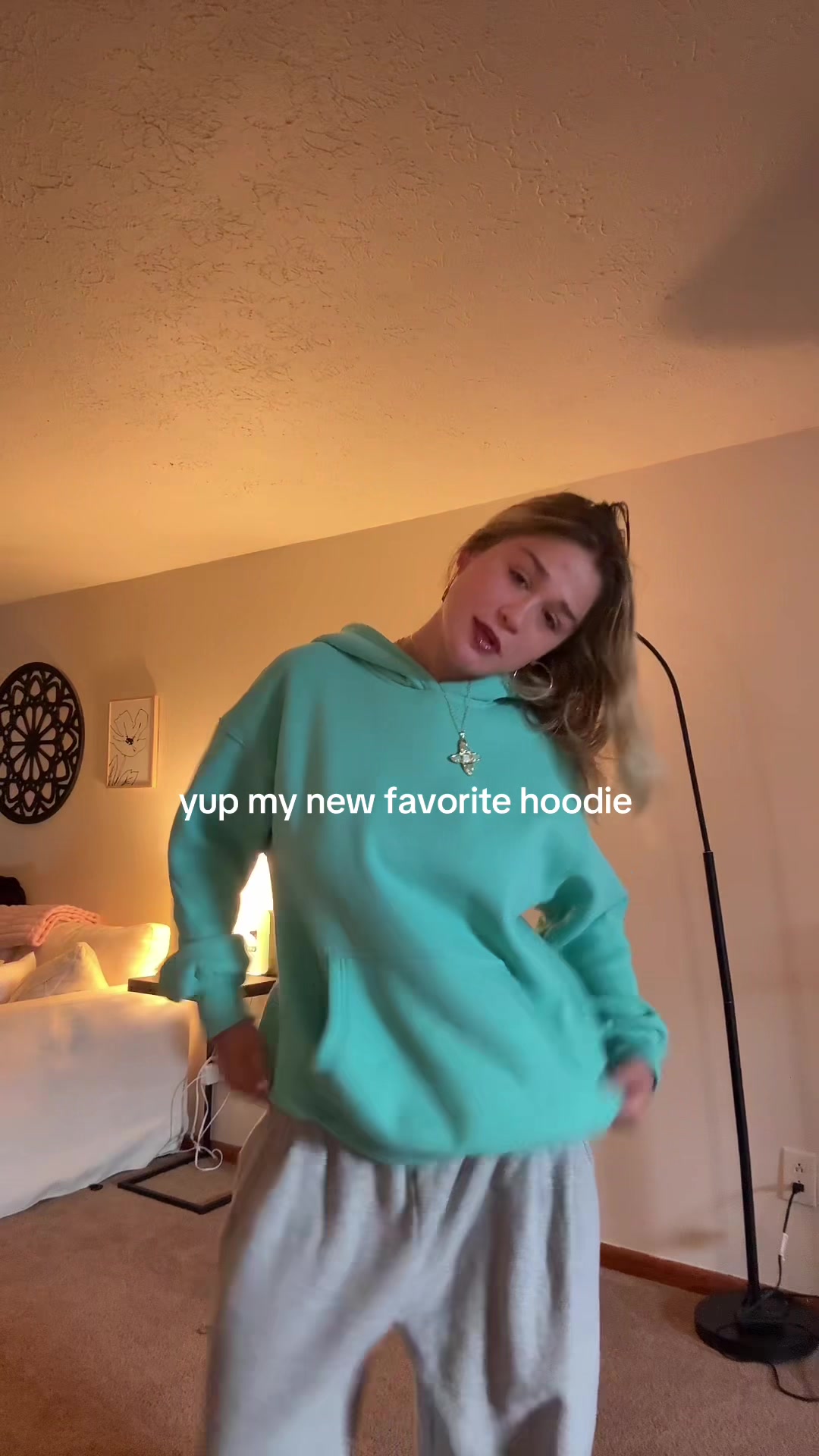 @𝑪𝒉𝒍𝒐𝒆 ✮★☆༘
