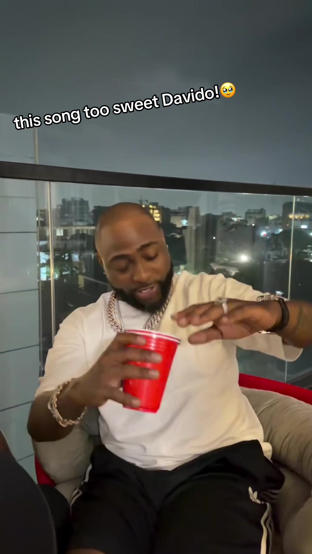 @EVERYTHING DAVIDO ❤️
