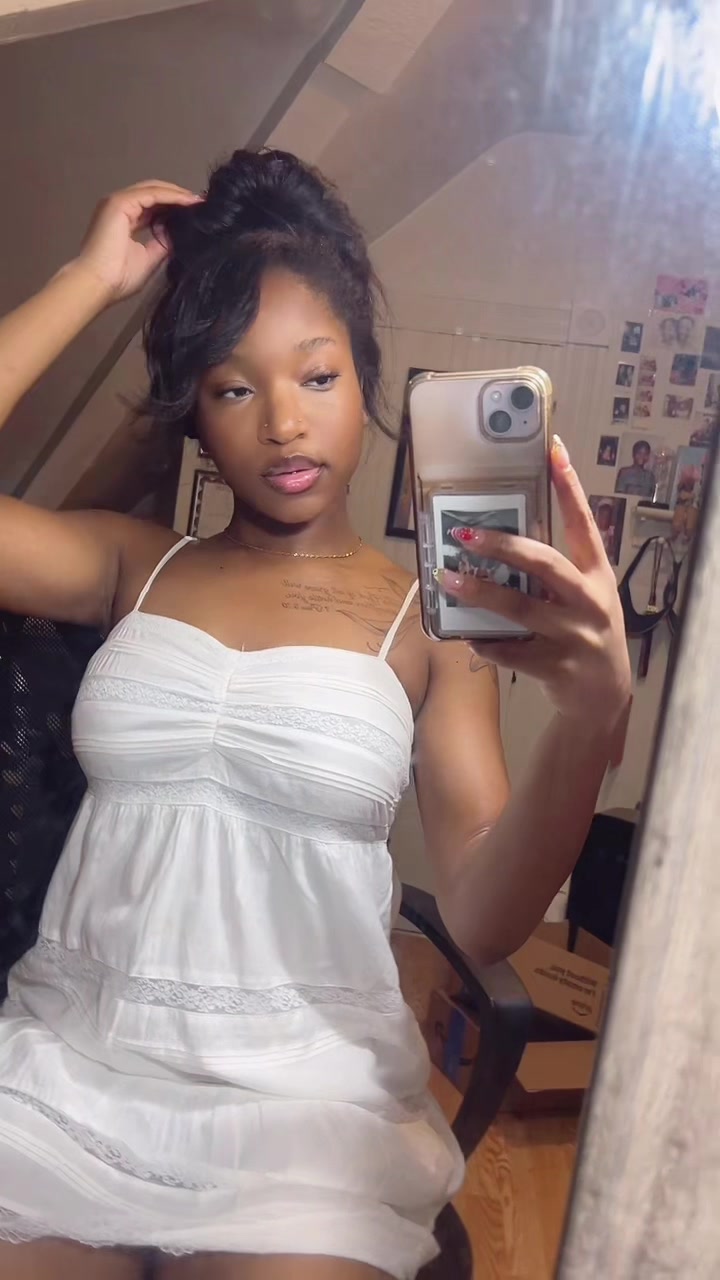 @⁷