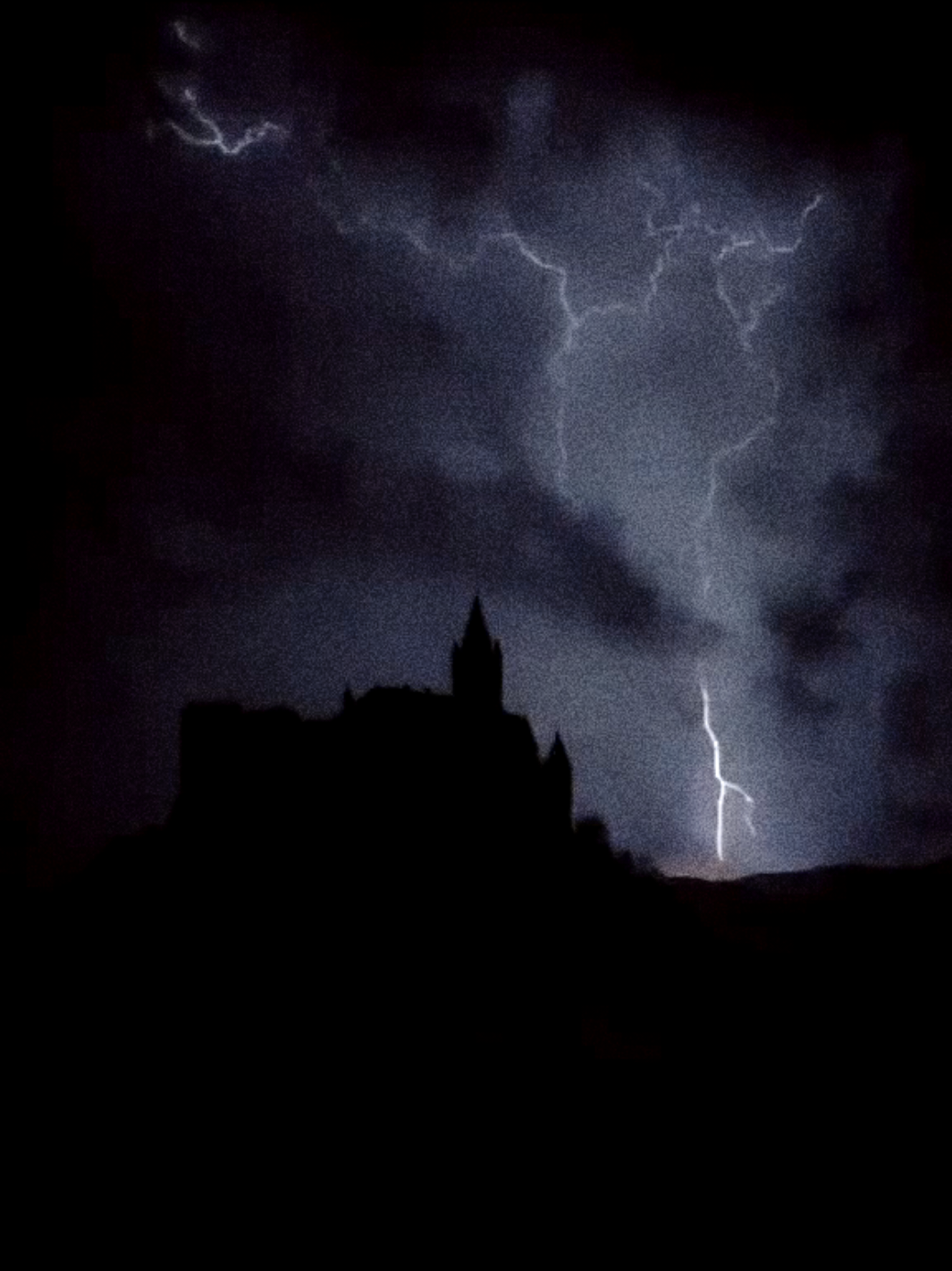 @𝔥𝔷𝔨𝔫𝔦𝔤𝔥𝔱