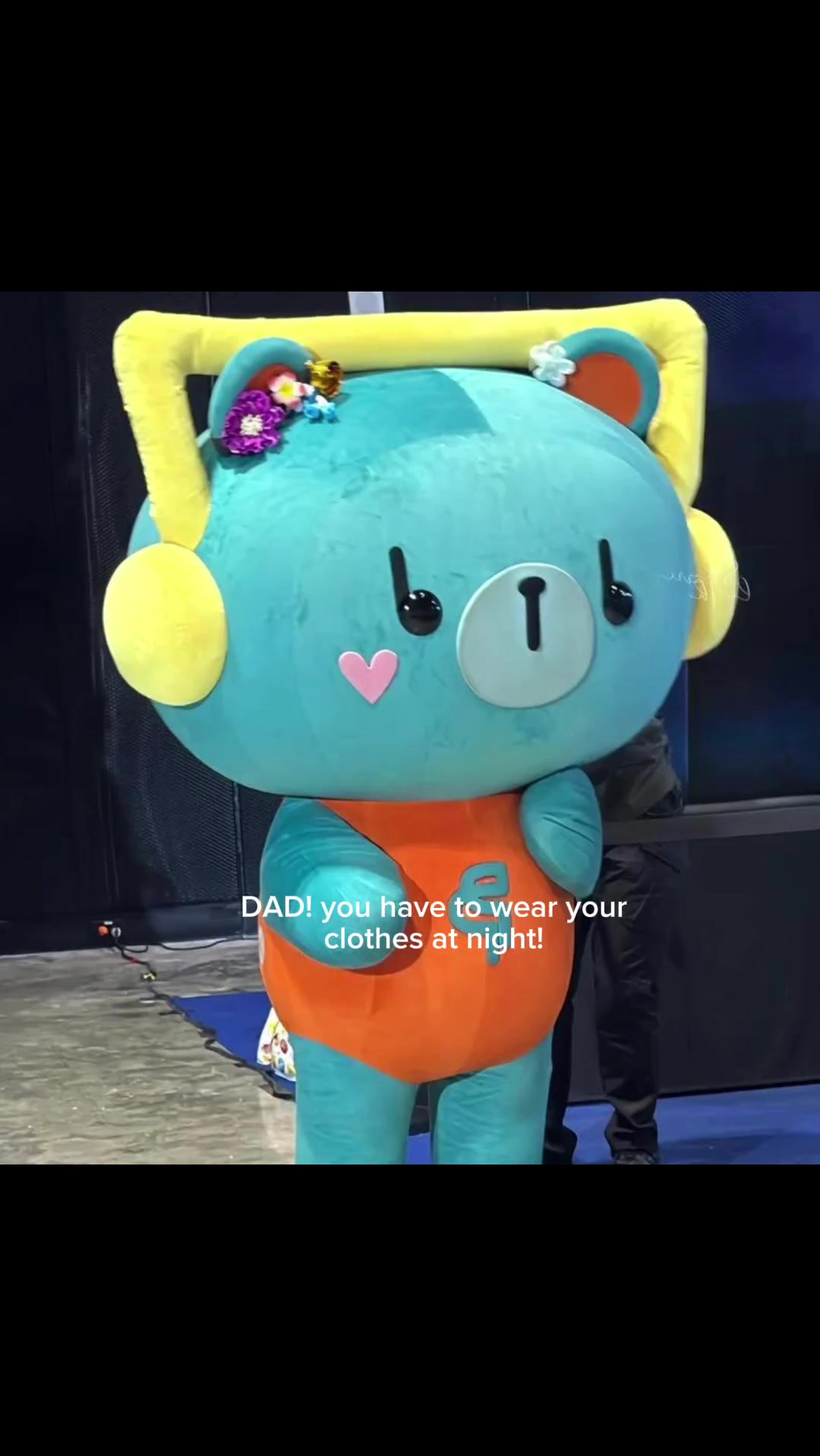 @):)
