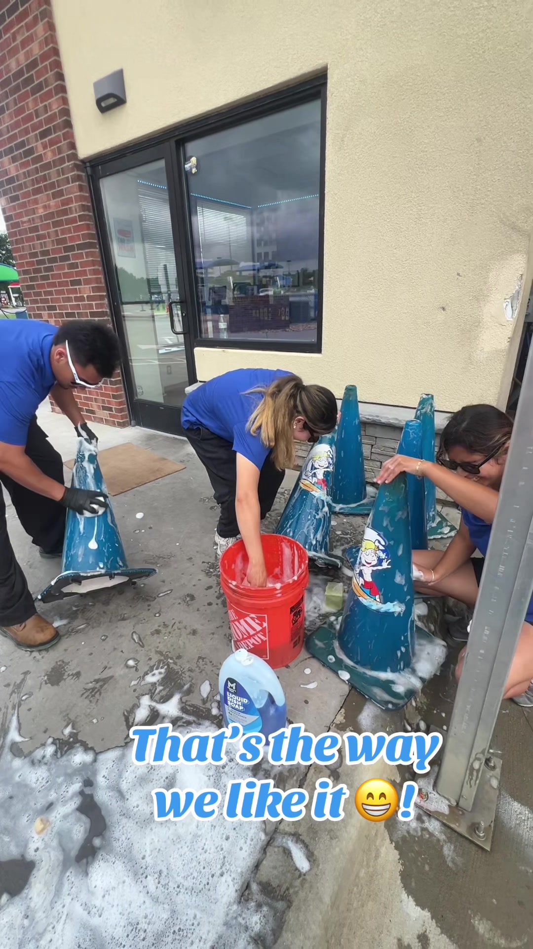 @Hugos Express Carwash 704