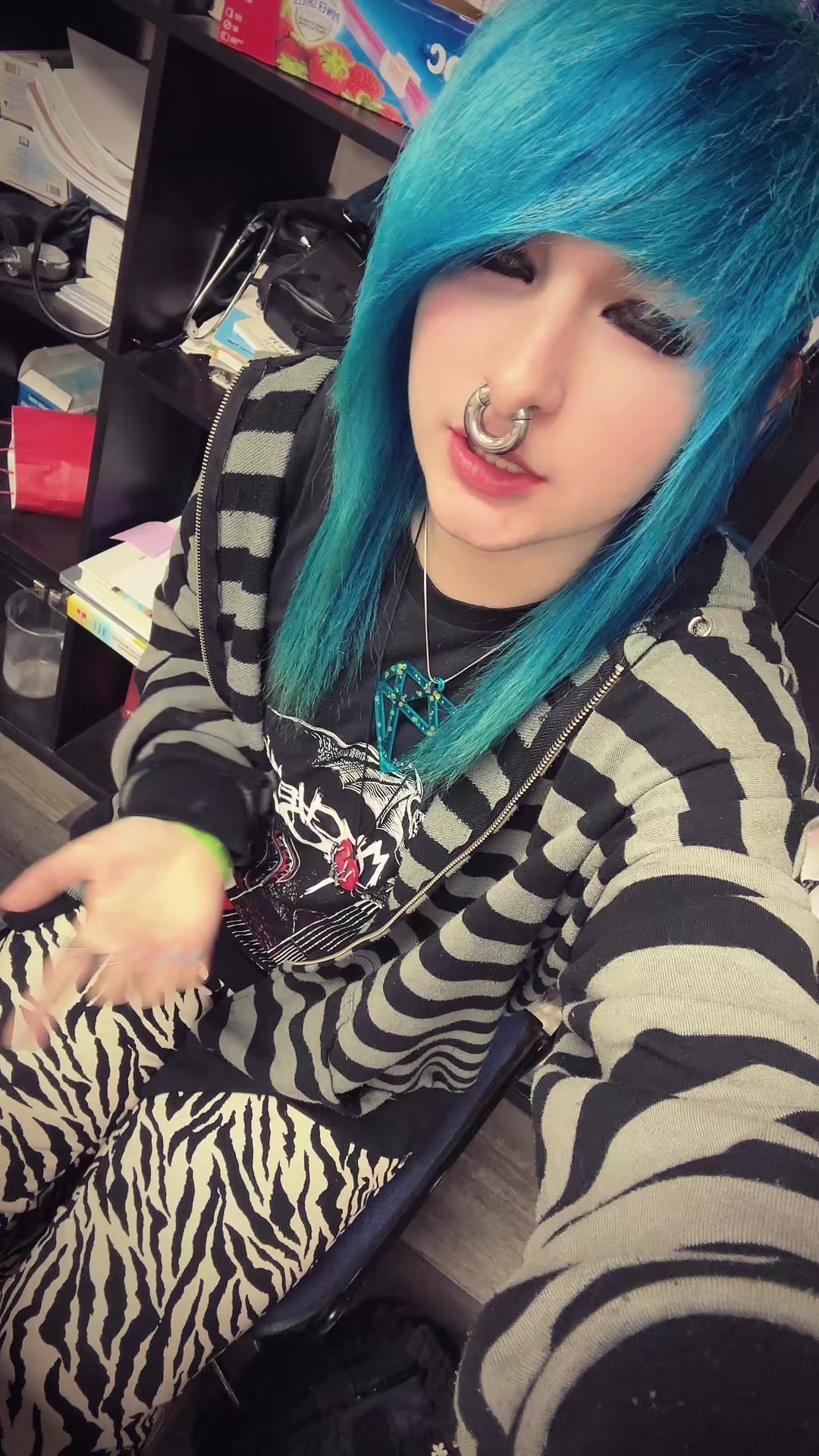 @Xx_CHARLI_CLAWS_xX