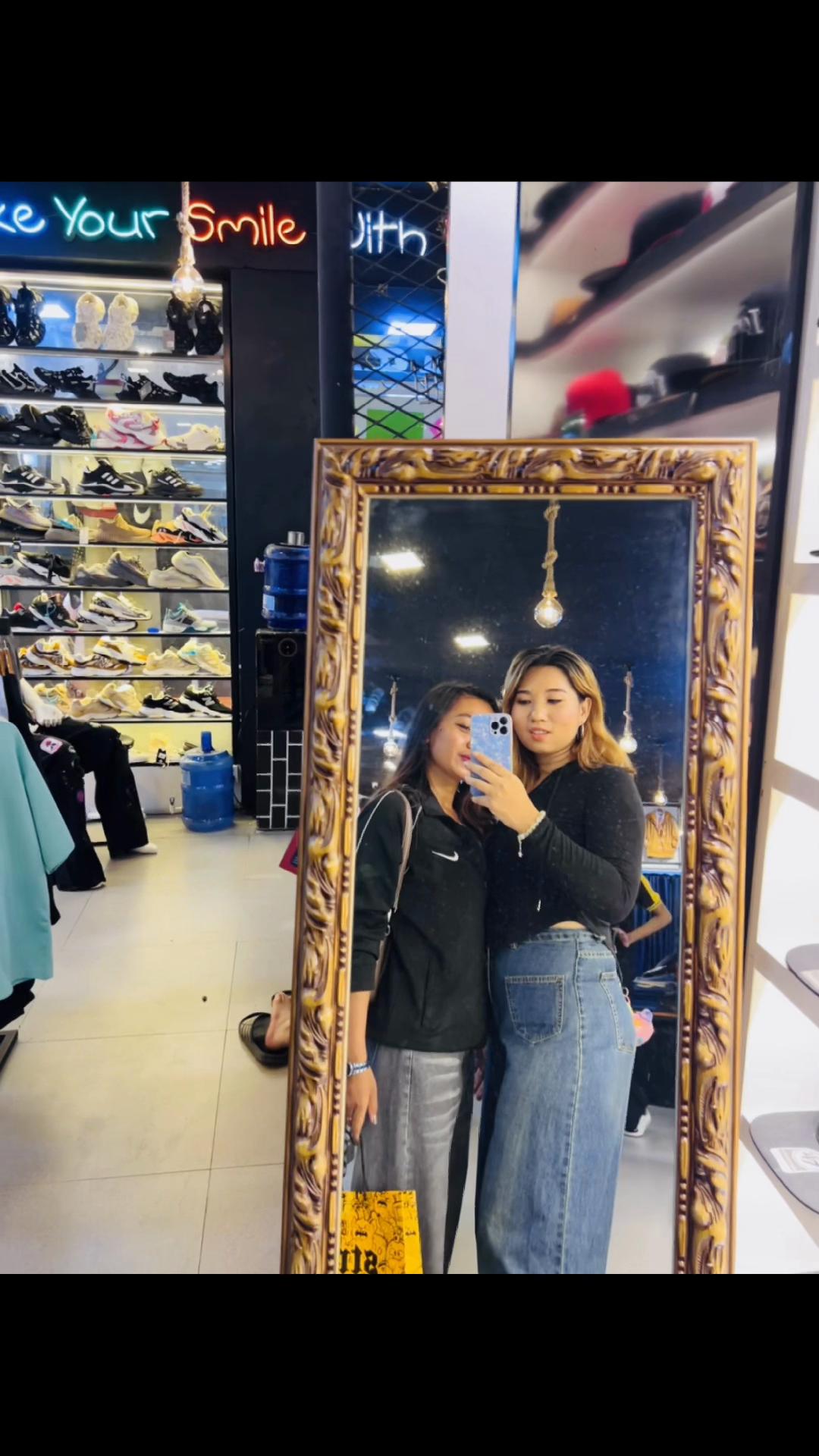 @Phoo Phoo