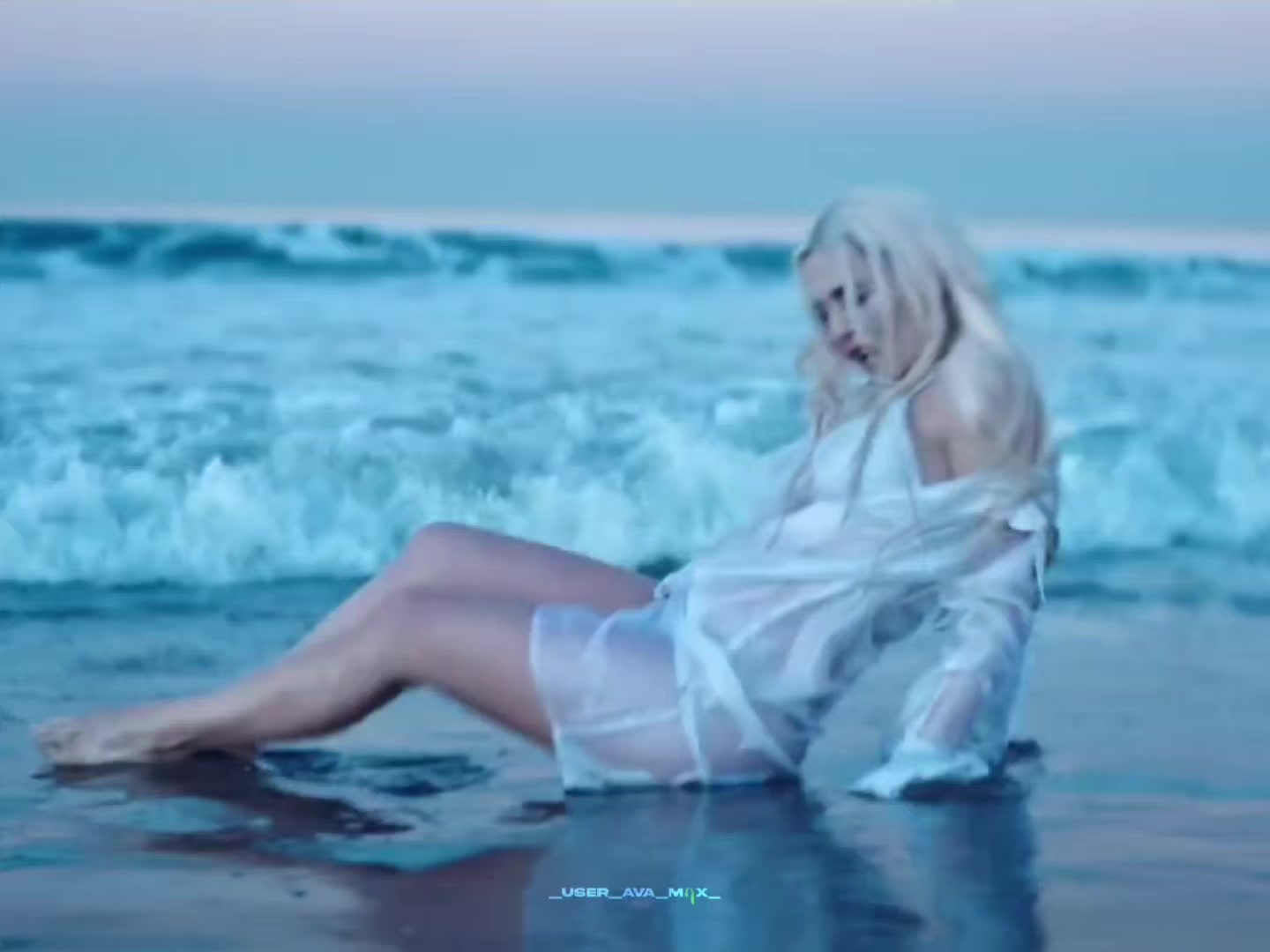 @userAvaMax