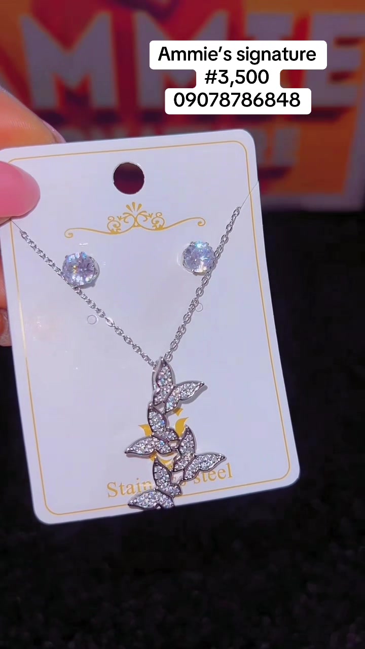 @Ammiesignature jewelry/makeup