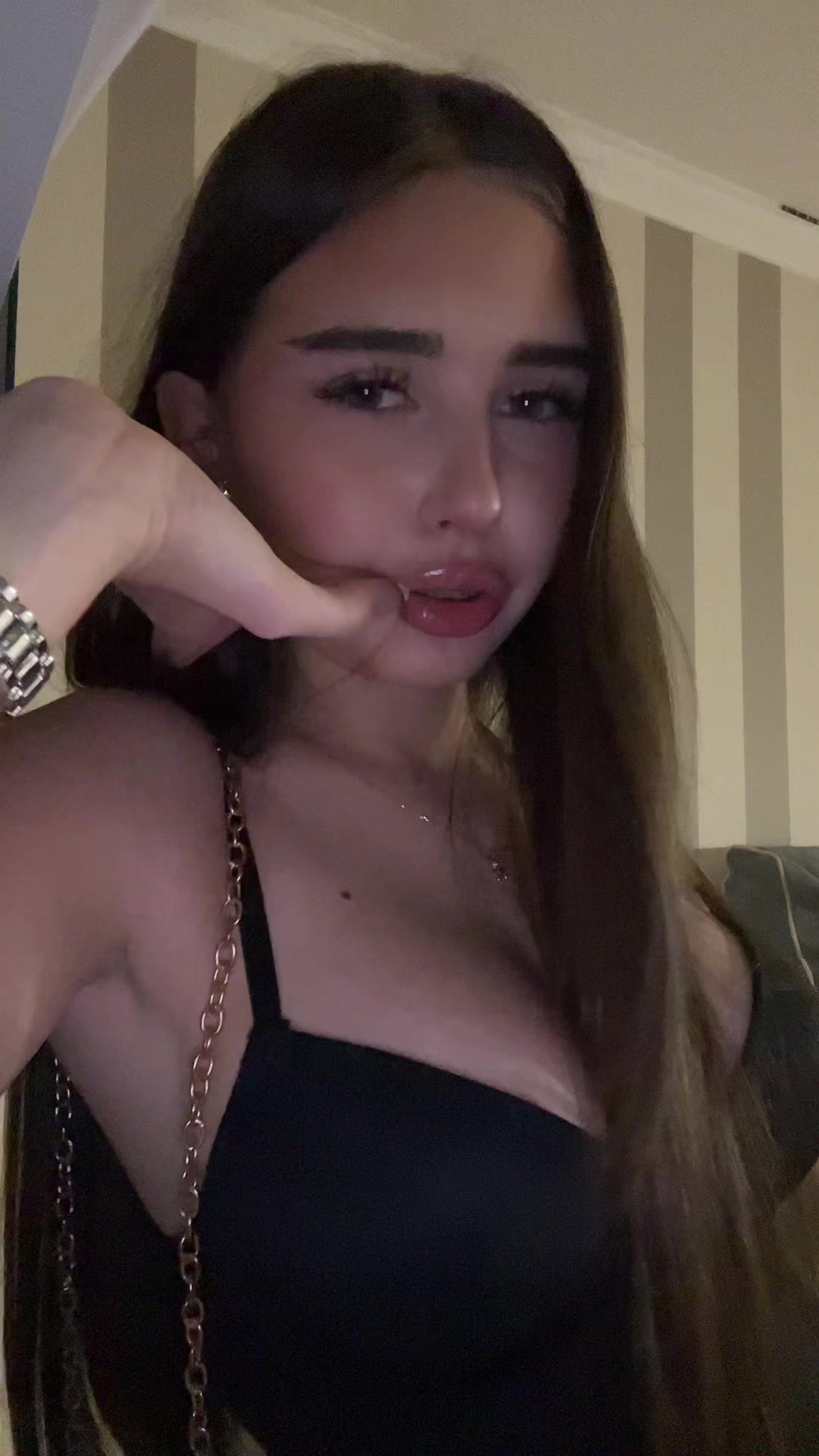 @Кошка