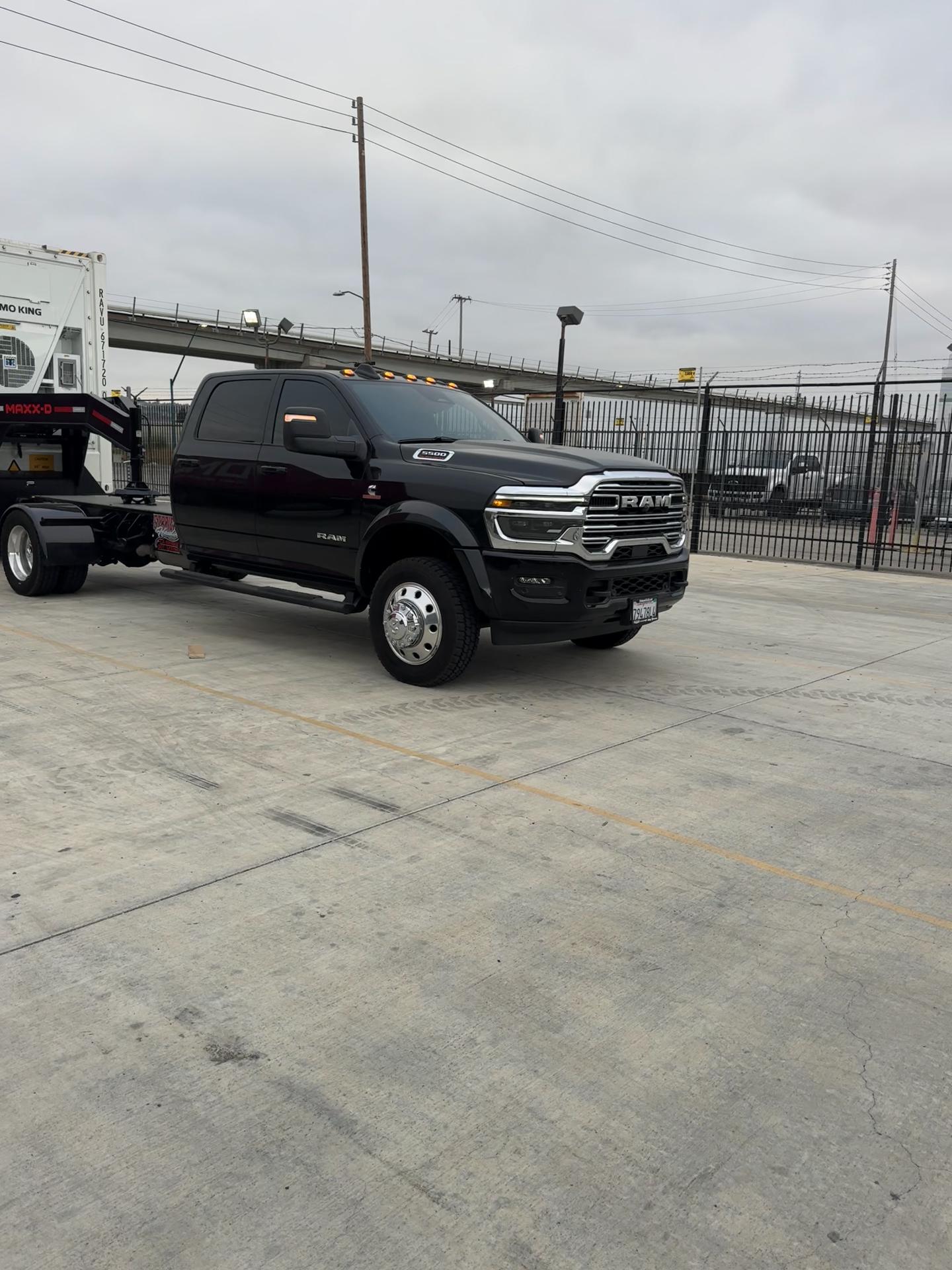 @Straight haulin
