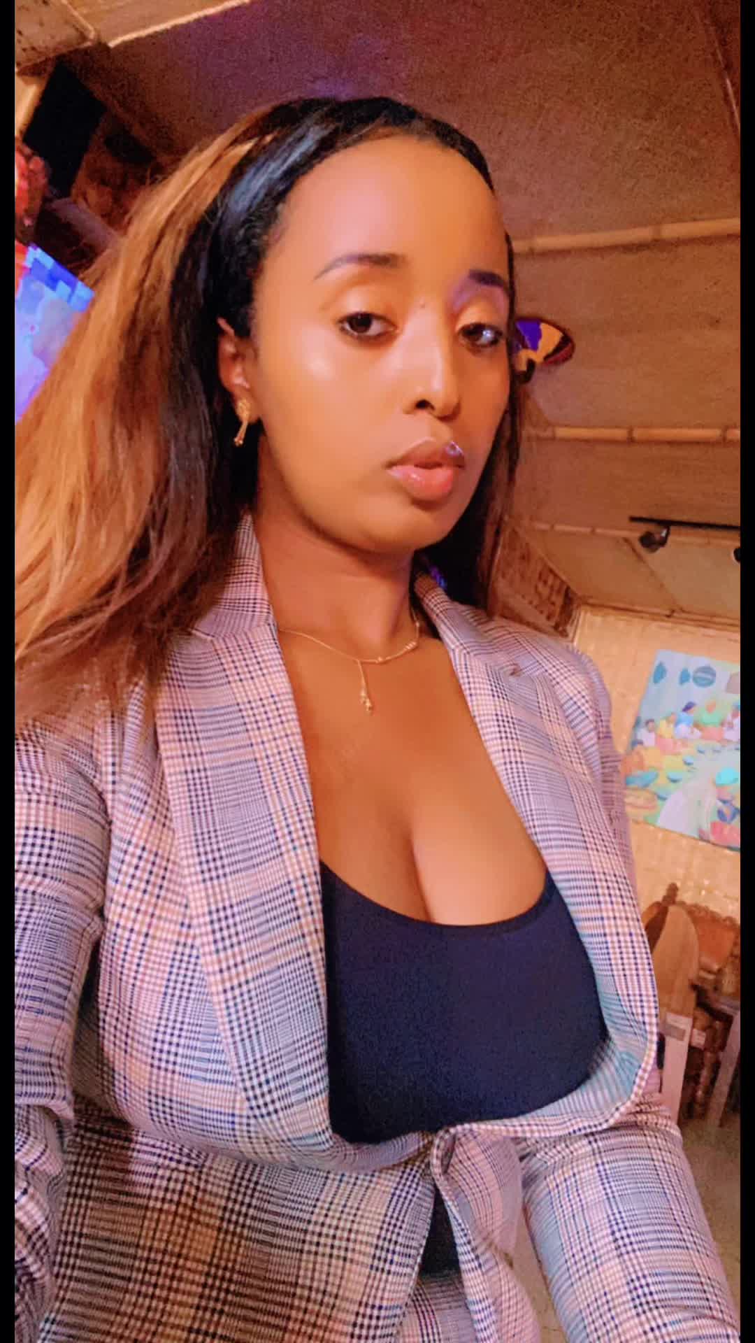 @Ella✨🔥