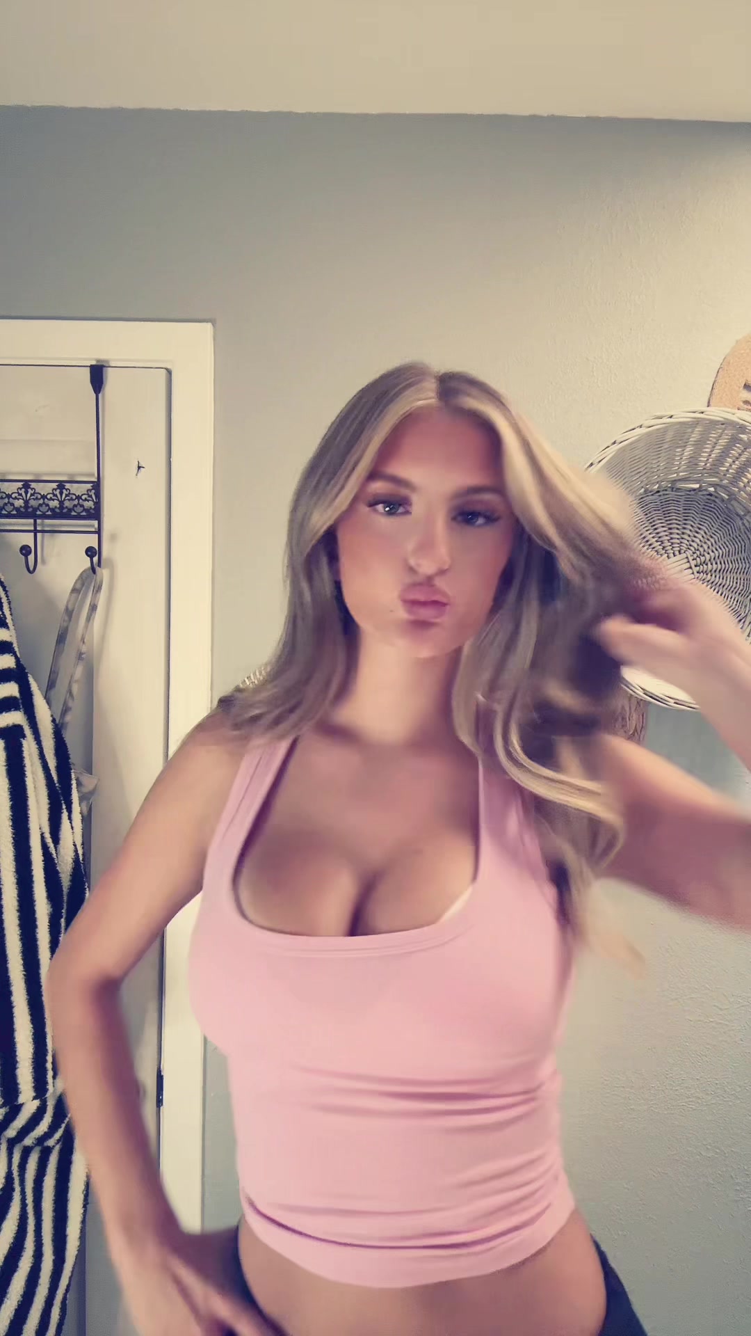 @LOGANEAKLE