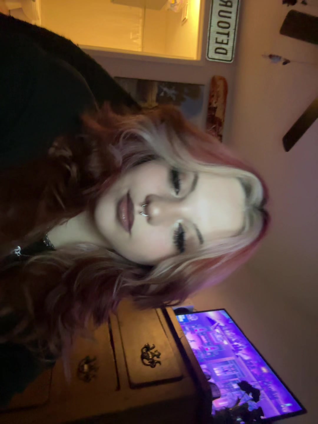 @:3