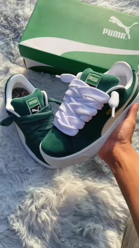 @Monarchy Sneakers