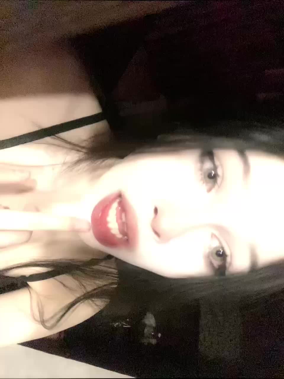 @//