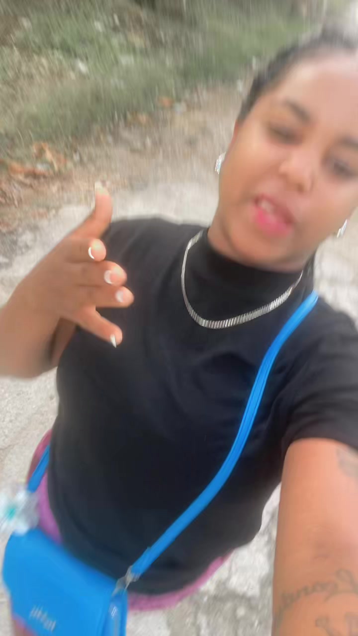 @Pamela🦋😇