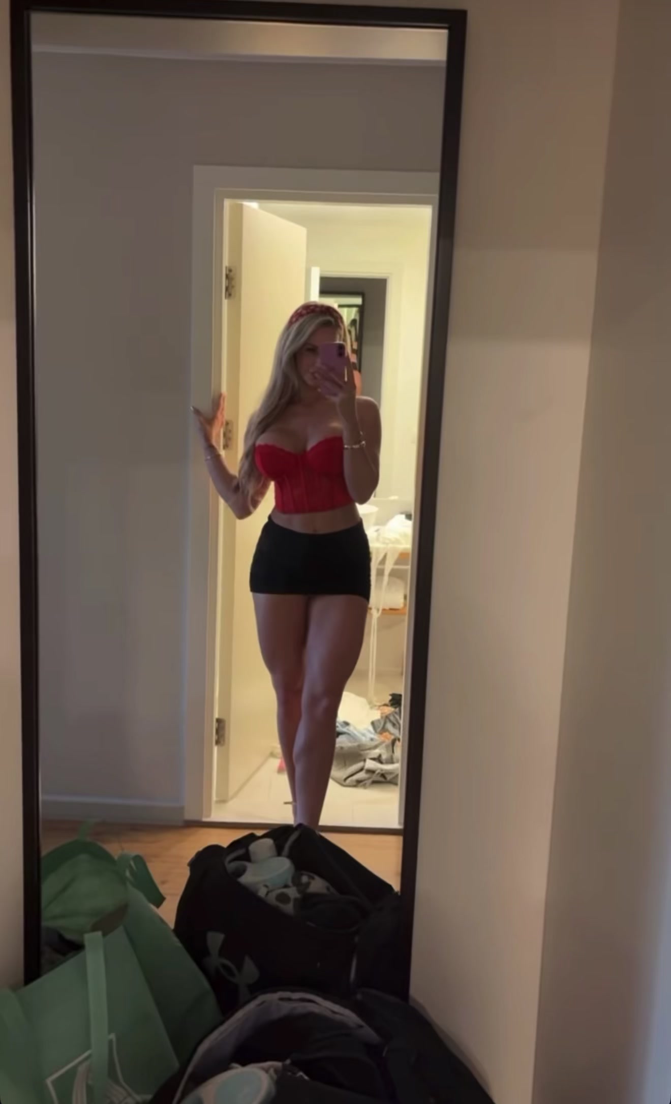 @user54300279124