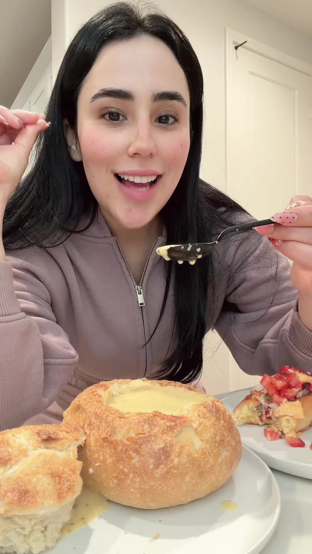 @stephaniereyex