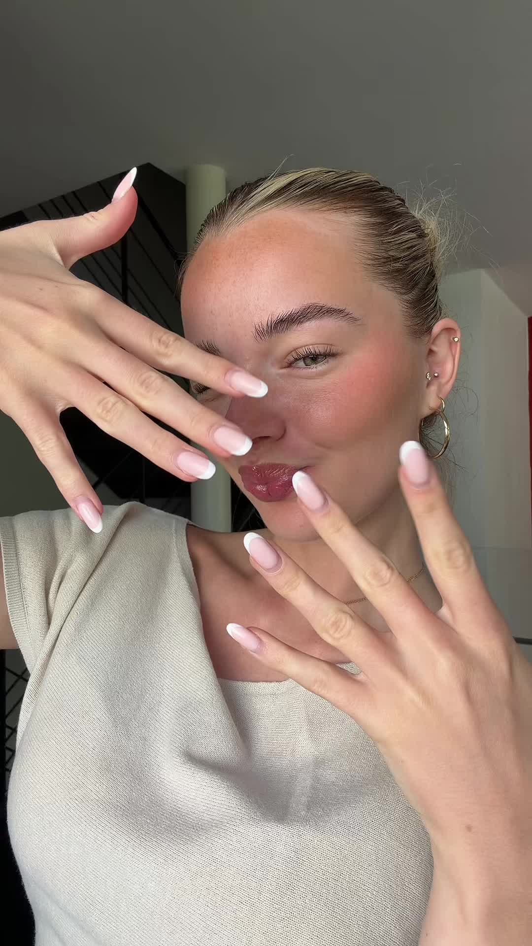 @Lara