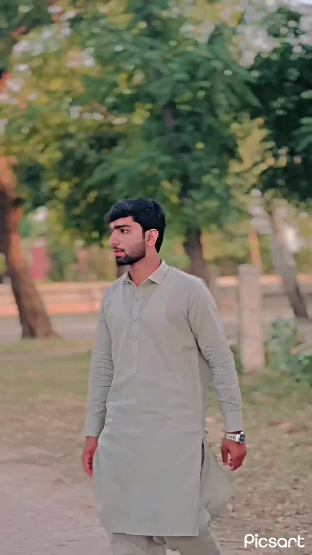 @Ali❤️🥀