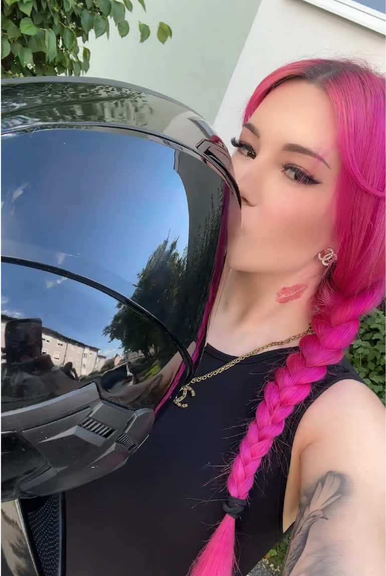 @𝒮𝒶𝓇𝒶𝒽🔥🖤ℳ𝑒𝓁𝑒𝓀
