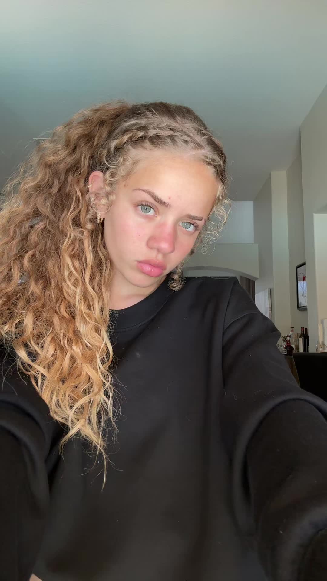 @bellaa