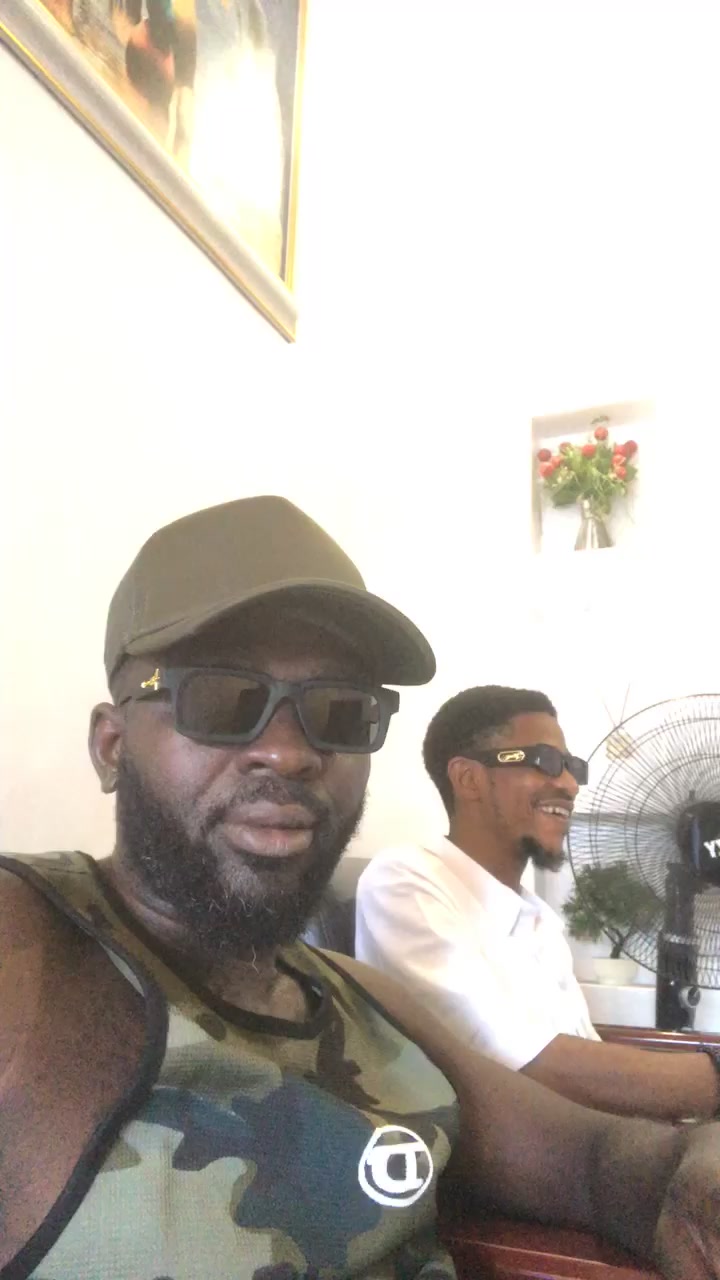 @Oluwaseyi 💧